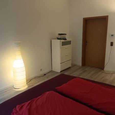 Flat In Neo Country Style Aus Gruenderzeit Bis 6 Person Leipzig Exterior foto
