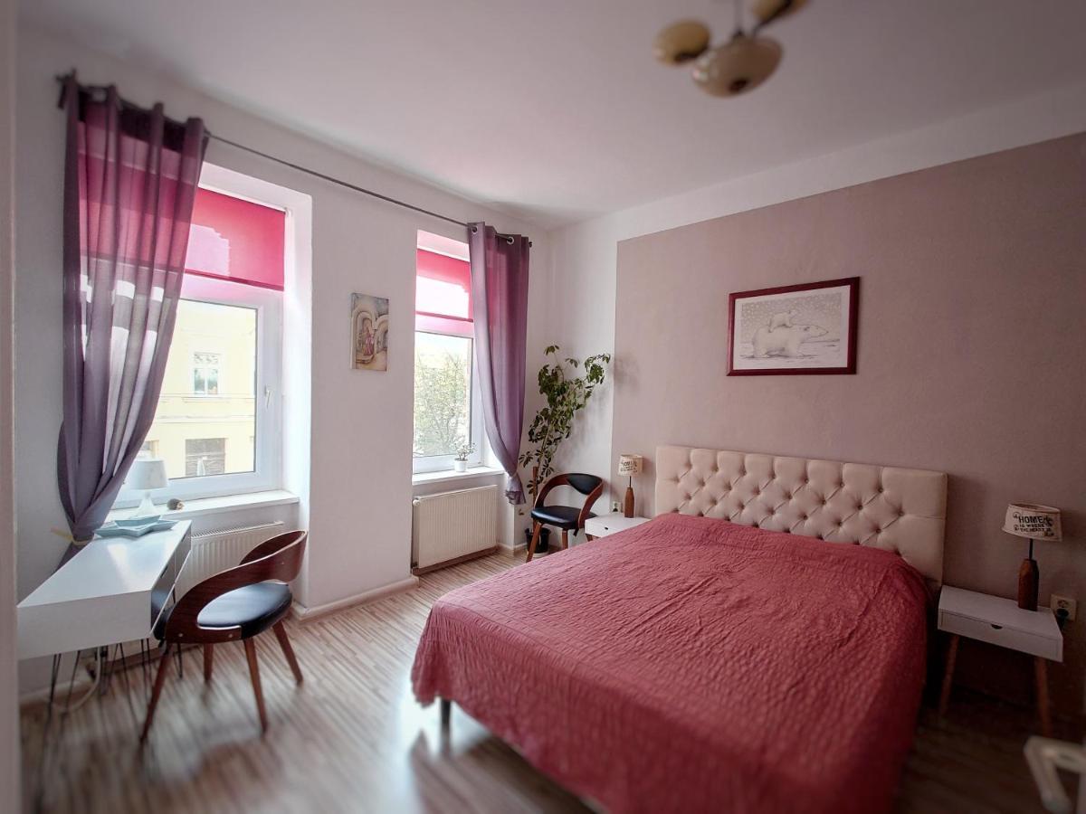 Flat In Neo Country Style Aus Gruenderzeit Bis 6 Person Leipzig Exterior foto