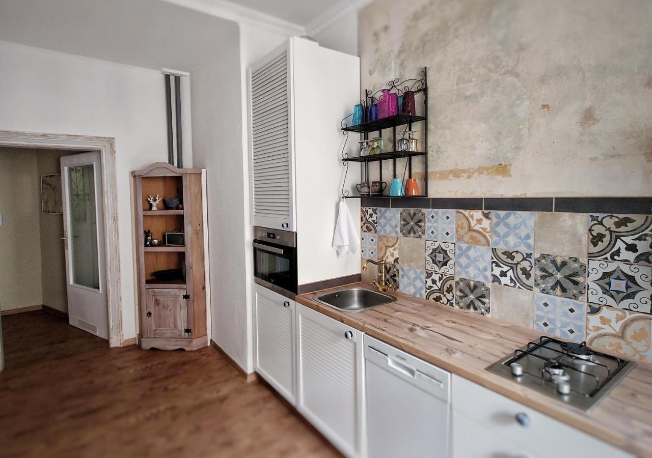 Flat In Neo Country Style Aus Gruenderzeit Bis 6 Person Leipzig Exterior foto