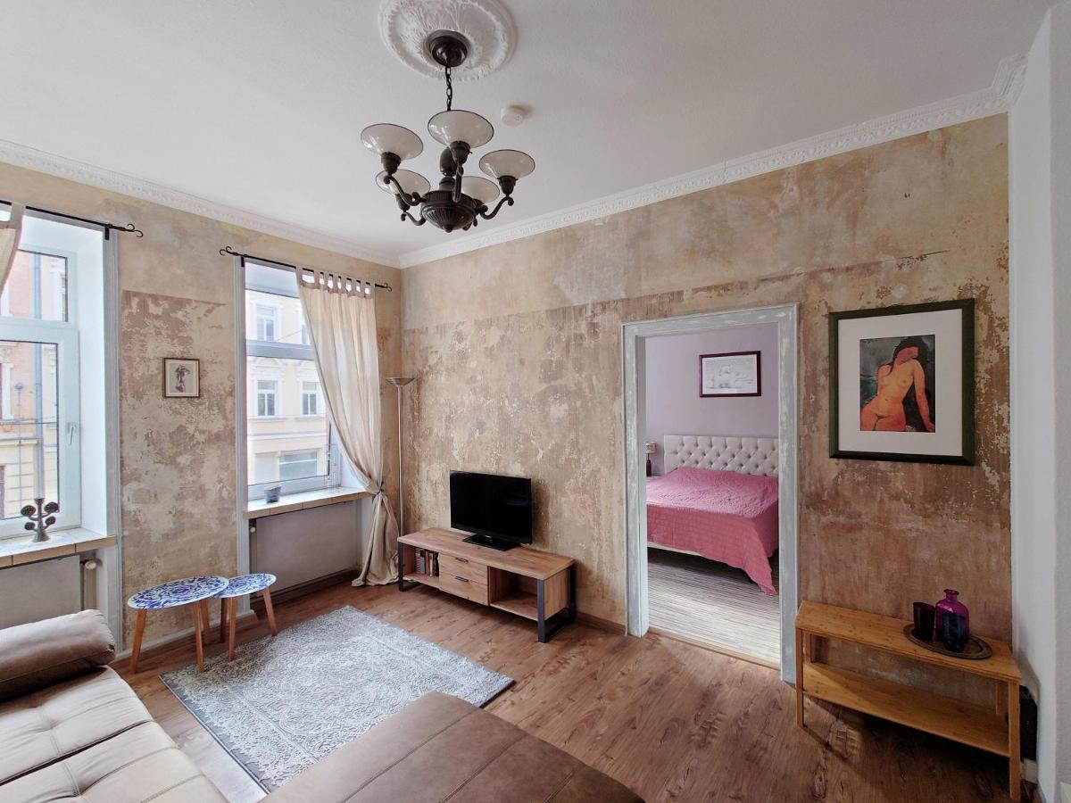 Flat In Neo Country Style Aus Gruenderzeit Bis 6 Person Leipzig Exterior foto