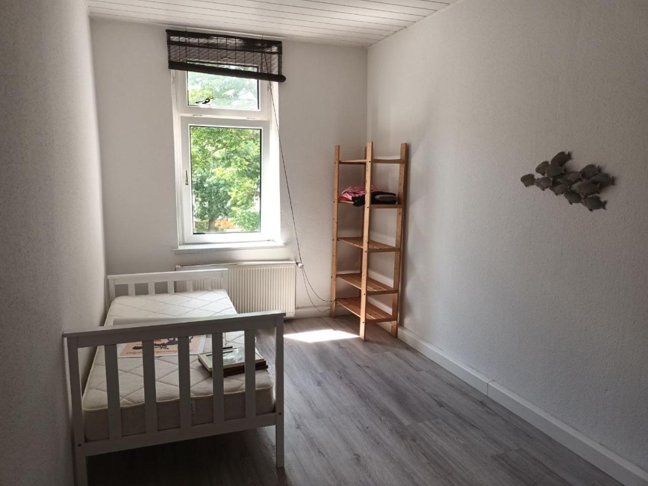 Flat In Neo Country Style Aus Gruenderzeit Bis 6 Person Leipzig Exterior foto