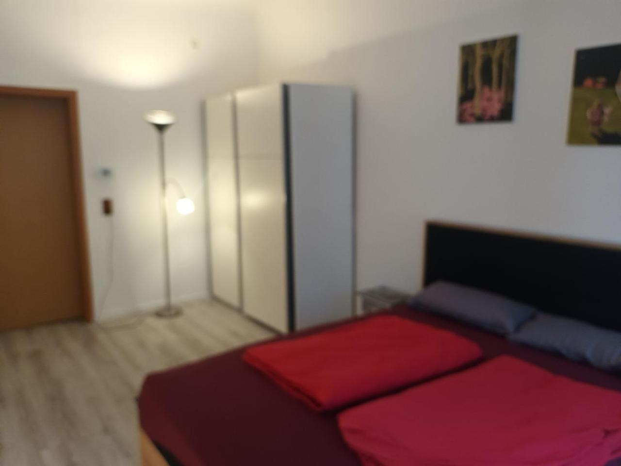 Flat In Neo Country Style Aus Gruenderzeit Bis 6 Person Leipzig Exterior foto