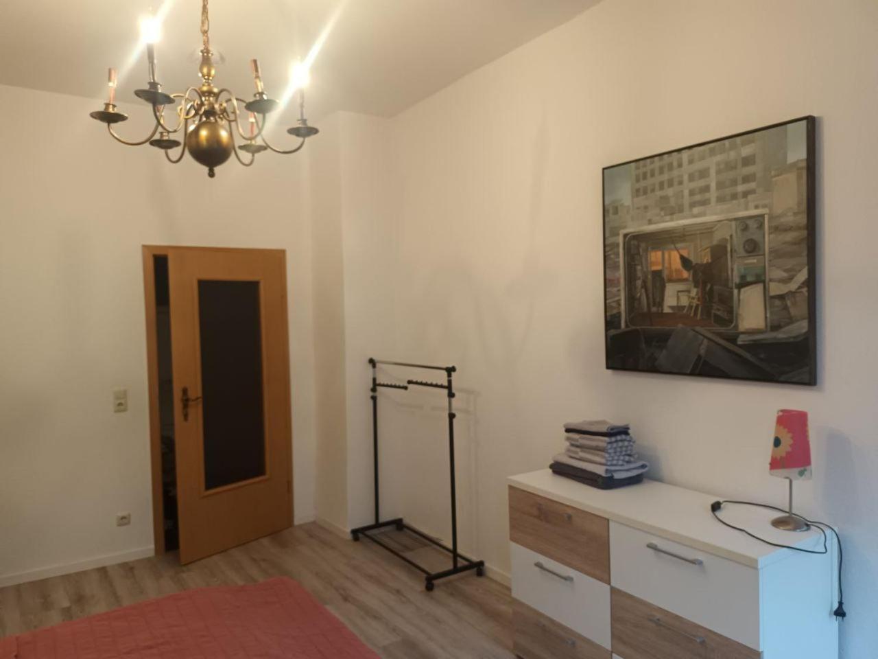Flat In Neo Country Style Aus Gruenderzeit Bis 6 Person Leipzig Exterior foto