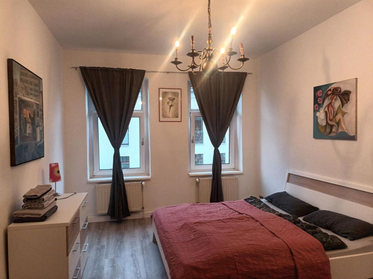 Flat In Neo Country Style Aus Gruenderzeit Bis 6 Person Leipzig Exterior foto