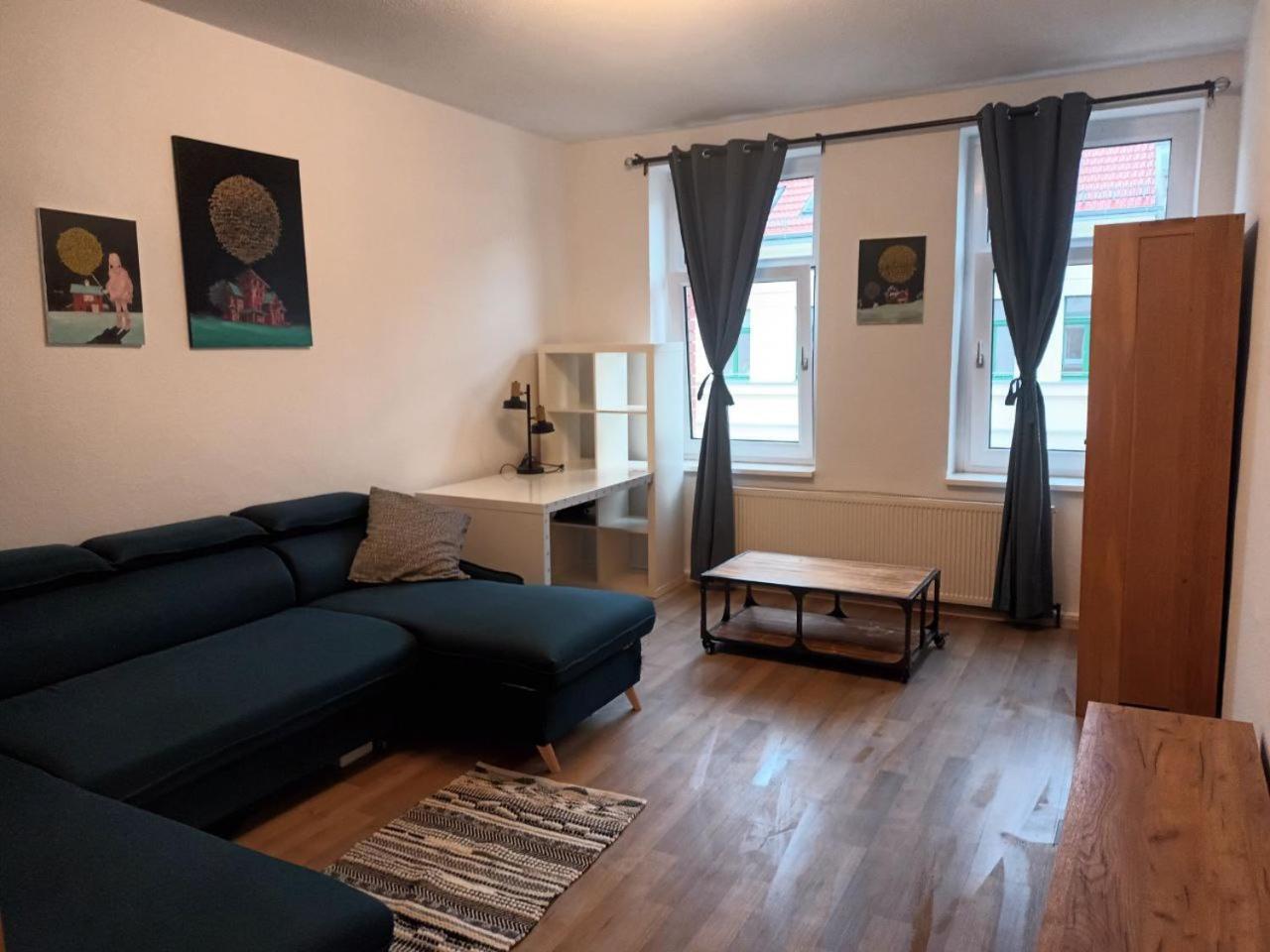 Flat In Neo Country Style Aus Gruenderzeit Bis 6 Person Leipzig Exterior foto
