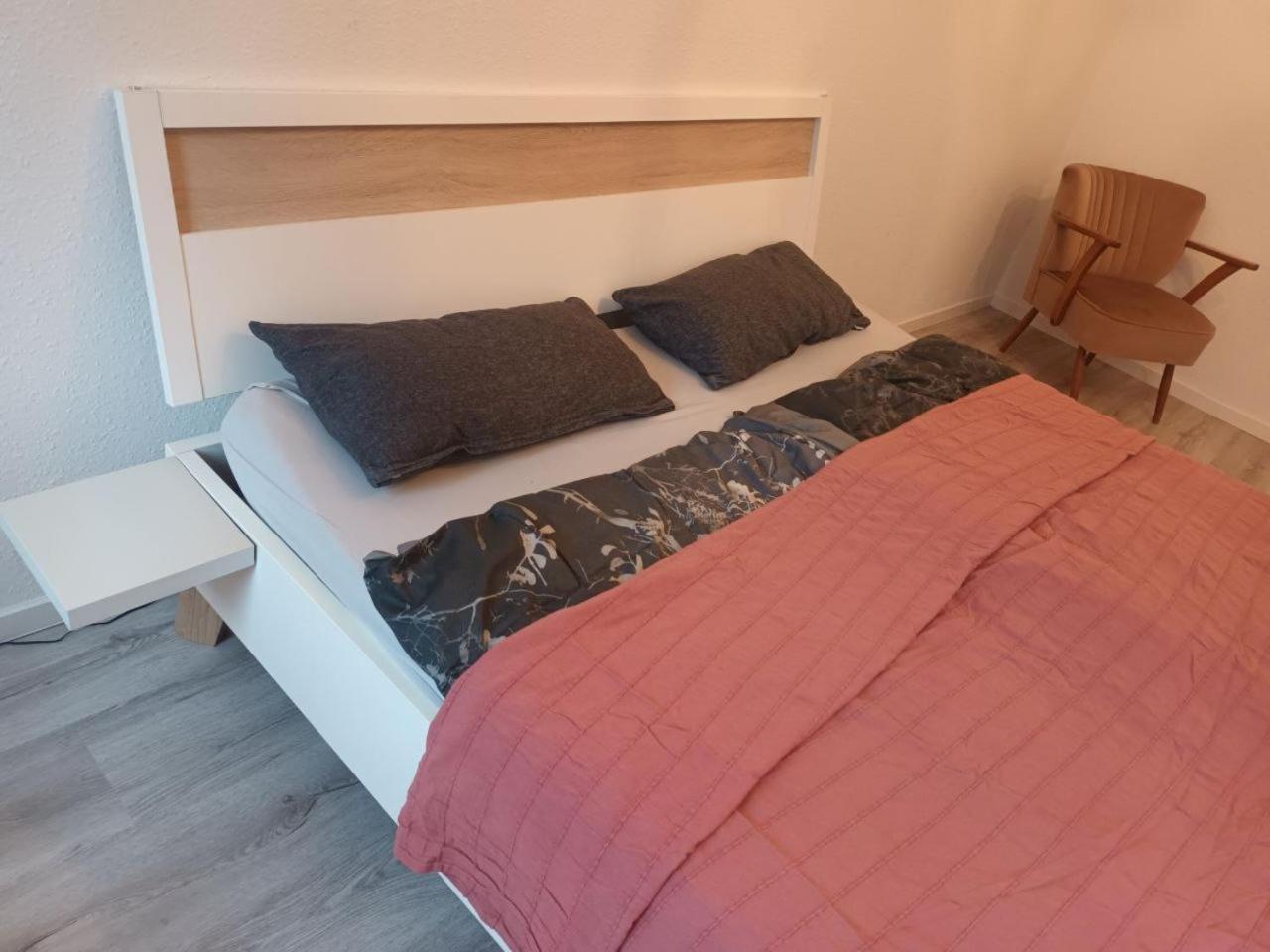 Flat In Neo Country Style Aus Gruenderzeit Bis 6 Person Leipzig Exterior foto