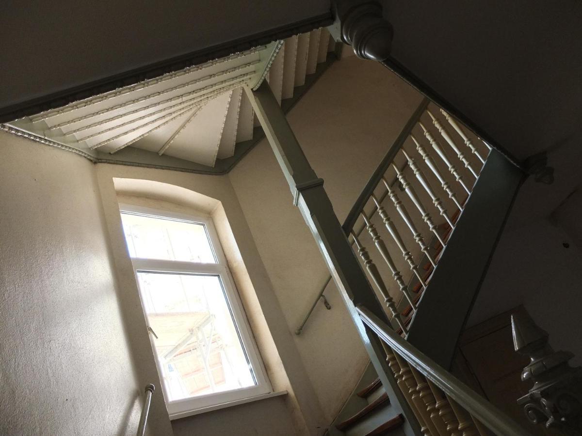 Flat In Neo Country Style Aus Gruenderzeit Bis 6 Person Leipzig Exterior foto