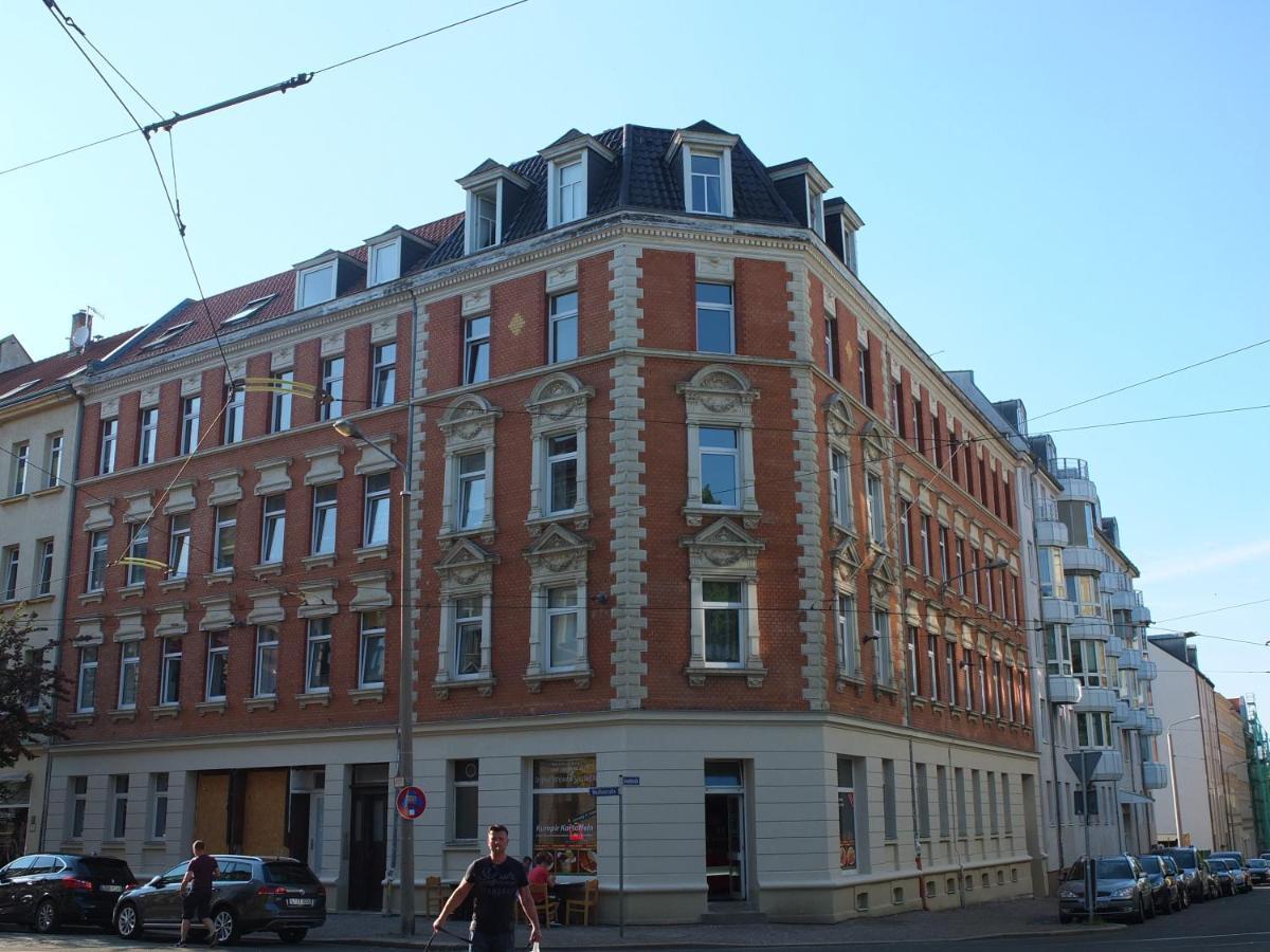 Flat In Neo Country Style Aus Gruenderzeit Bis 6 Person Leipzig Exterior foto